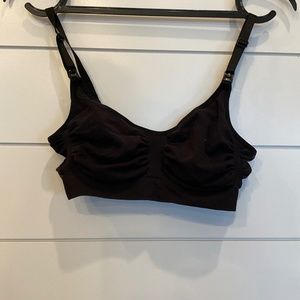 #595 NWOT SKIMS MATERNITY NURSING SCULPTING BRA COLOR: ONYX
